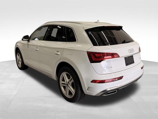 Glacier White 2023 Audi Q5 e 55 Premium