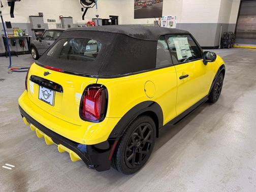 Sunny Side Yellow 2026 MINI Convertible Cooper S