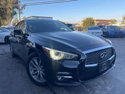 2017 INFINITI Q50 Base