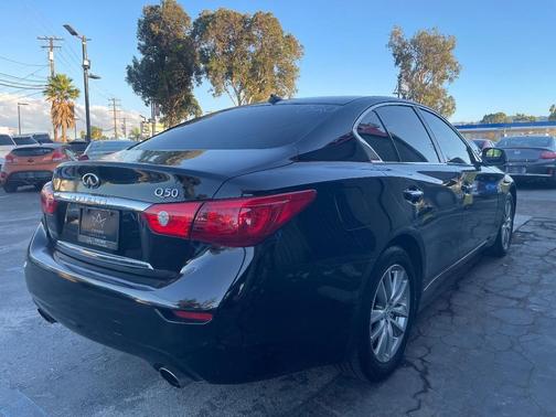 2017 INFINITI Q50 Base