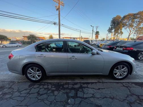 2011 INFINITI G37 Journey