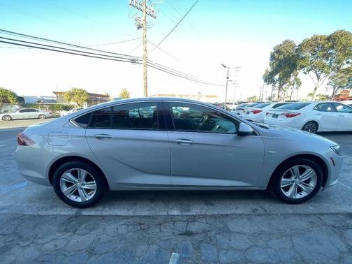 Quicksilver Metallic 2018 Buick Regal Sportback Preferred