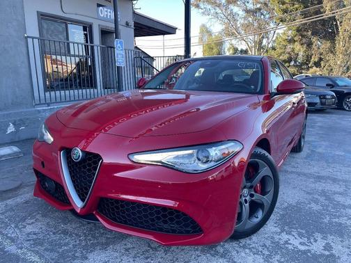 2017 Alfa Romeo Giulia Base