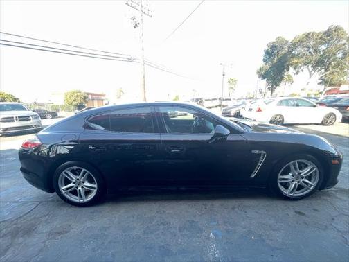2013 Porsche Panamera 4 Platinum Edition
