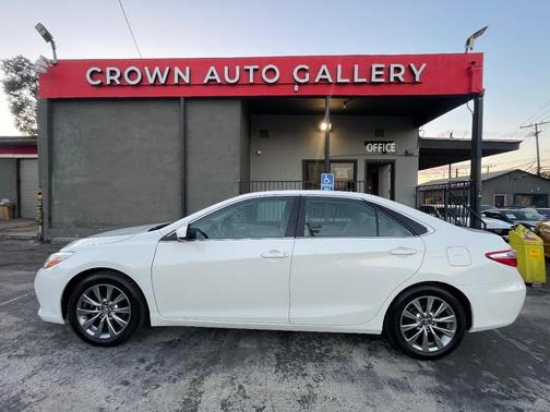 2017 Toyota Camry XLE