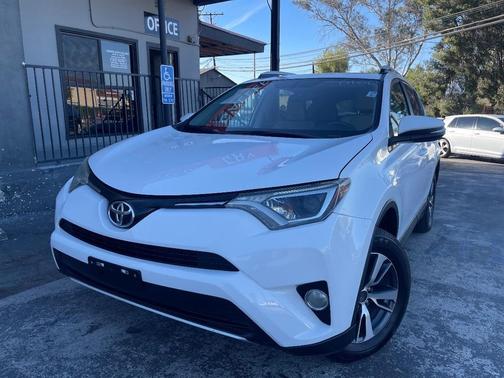 Super White 2016 Toyota RAV4 XLE
