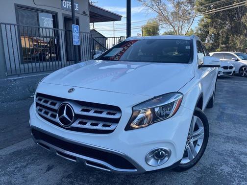 Polar White 2018 Mercedes-Benz GLA 250 Base