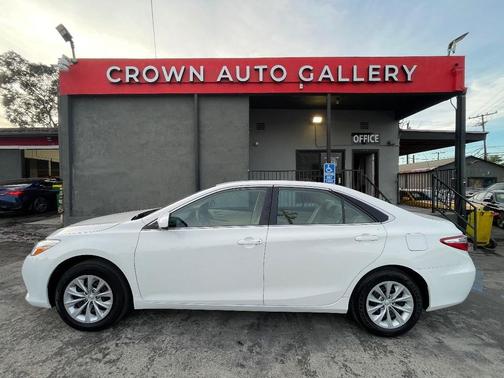 2016 Toyota Camry LE