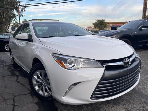2016 Toyota Camry LE