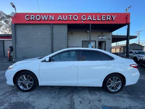 2017 Toyota Camry SE