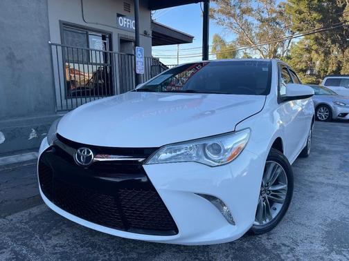 2017 Toyota Camry SE