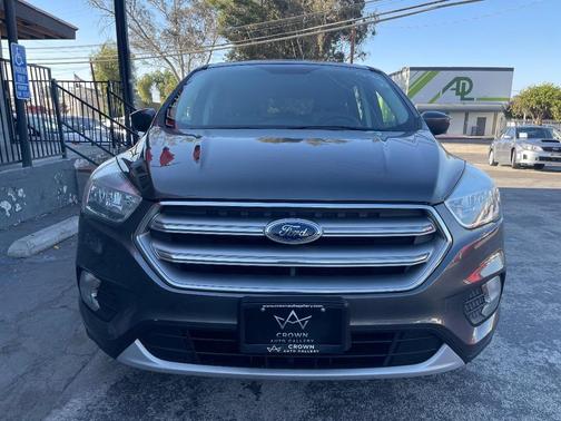 Magnetic Metallic 2017 Ford Escape SE