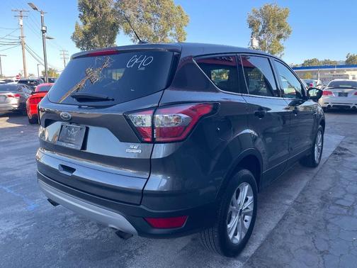 Magnetic Metallic 2017 Ford Escape SE