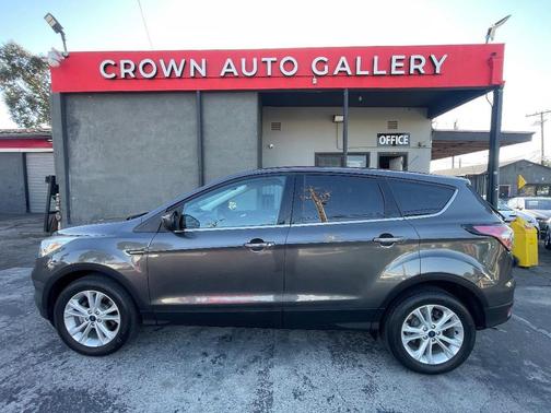 Magnetic Metallic 2017 Ford Escape SE