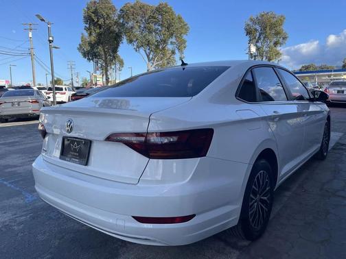 Pure White 2019 Volkswagen Jetta 1.4T SE