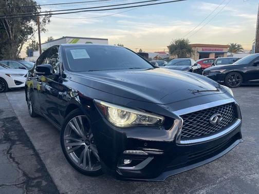 2018 INFINITI Q50 Hybrid Base