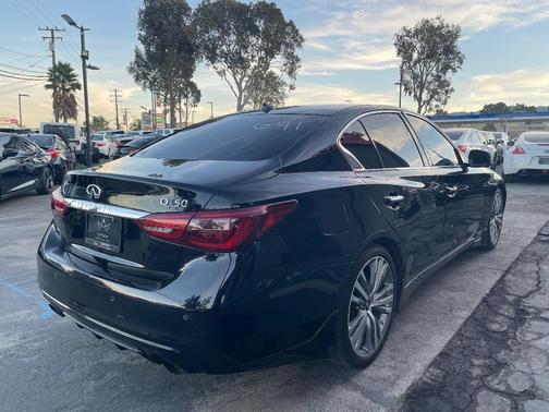2018 INFINITI Q50 Hybrid Base