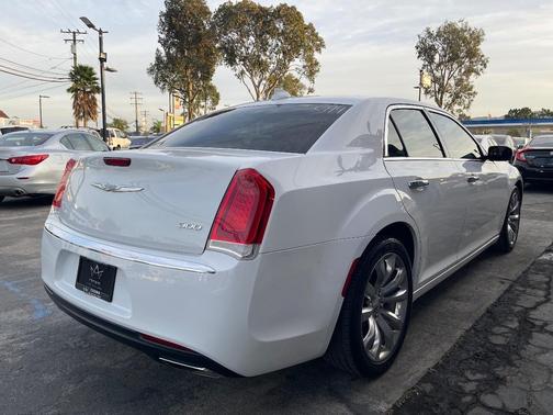2018 Chrysler 300 Limited