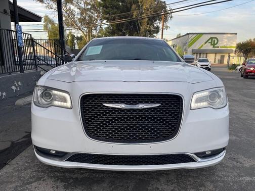 2018 Chrysler 300 Limited