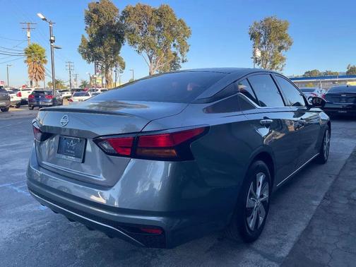 Gun Metallic 2022 Nissan Altima S FWD