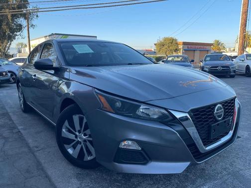 Gun Metallic 2022 Nissan Altima S FWD