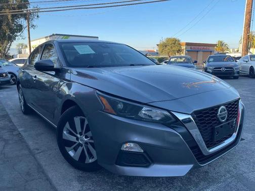 Gun Metallic 2022 Nissan Altima S FWD