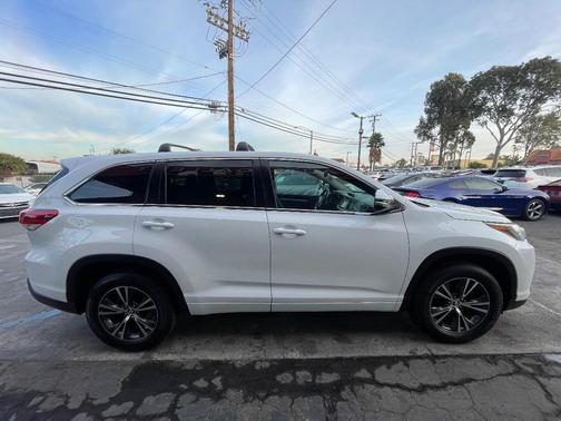 2017 Toyota Highlander LE I4