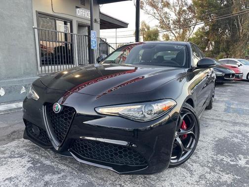 2018 Alfa Romeo Giulia Base