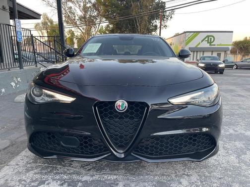 2018 Alfa Romeo Giulia Base