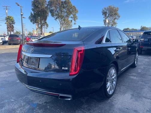 Sapphire Blue Metallic 2013 Cadillac XTS Platinum