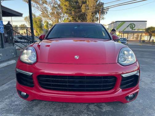 Carmine Red 2016 Porsche Cayenne Cayenne