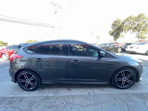 Magnetic 2015 Ford Focus ST