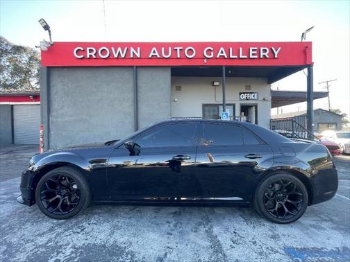 2019 Chrysler 300 Touring