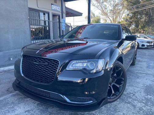 2019 Chrysler 300 Touring