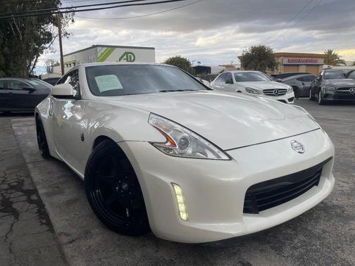 2015 Nissan 370Z Sport