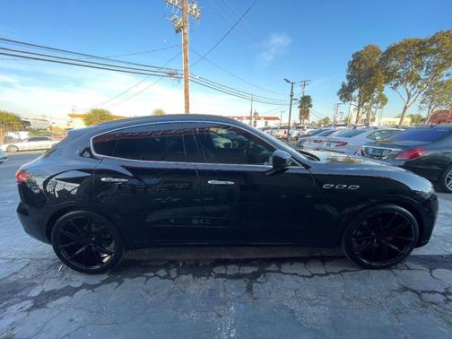 2017 Maserati Levante Base