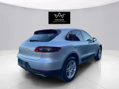 Rhodium Silver Metallic 2017 Porsche Macan Macan