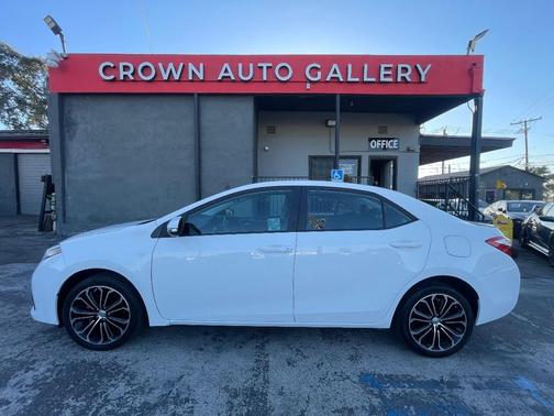 Super White 2016 Toyota Corolla S Plus