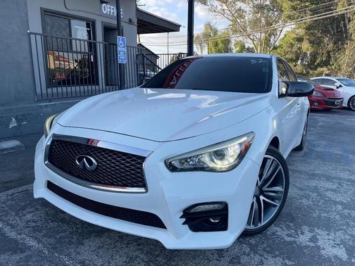 2015 INFINITI Q50 Sport