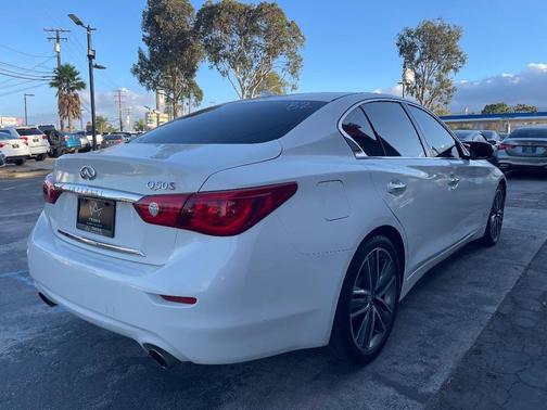 2015 INFINITI Q50 Sport