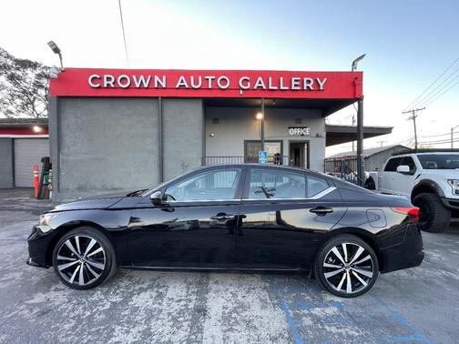 2022 Nissan Altima SR FWD
