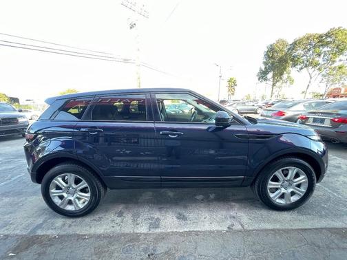 Loire Blue Metallic 2017 Land Rover Range Rover Evoque SE Premium