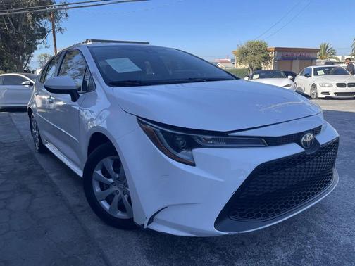 Super White 2020 Toyota Corolla LE