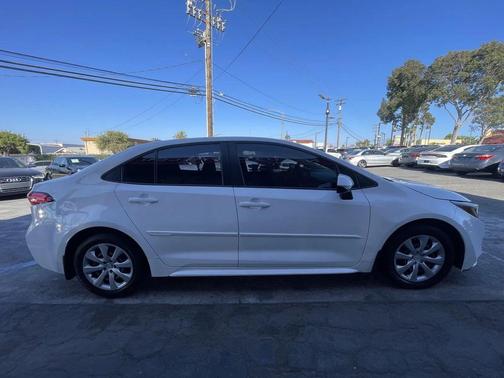Super White 2020 Toyota Corolla LE