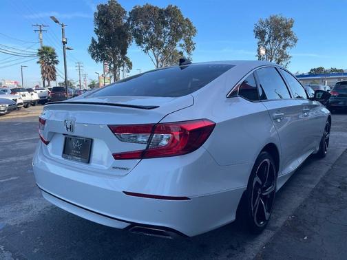 Platinum White Pearl 2022 Honda Accord Sport 1.5T