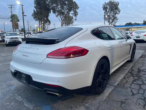 2015 Porsche Panamera 4