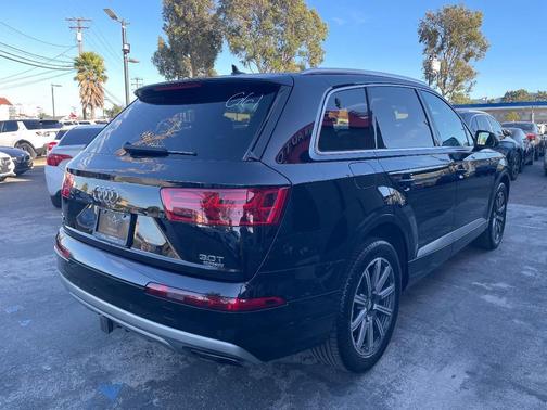 Night Black 2017 Audi Q7 3.0T Premium