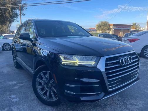 Night Black 2017 Audi Q7 3.0T Premium