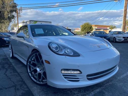 2013 Porsche Panamera 4 Platinum Edition