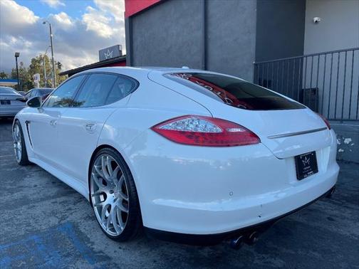 2013 Porsche Panamera 4 Platinum Edition